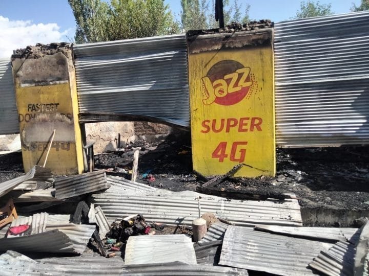 10 ladies shops gutted in fire