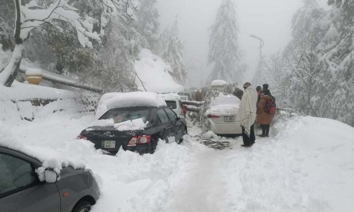 Over 20 freeze to death in cars stranded in snow in Murree