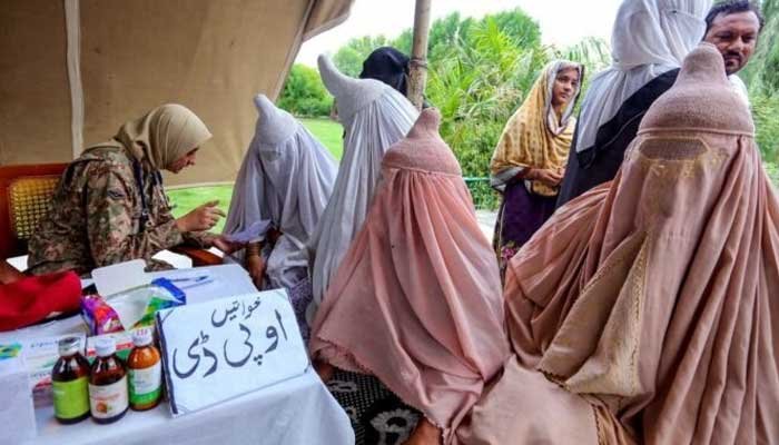 Women affected by floods in Pakistan