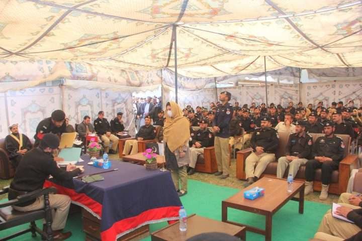 پولیس افسران جرائم پیشہ عناصر پر کڑی نظر رکھیں: ڈی پی او