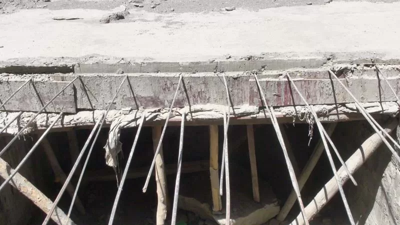 Poor quality work on Chitral-Booni-Shandur road