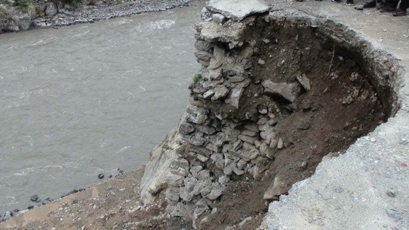 Road to Arndu blocked by flash flooding, landsliding