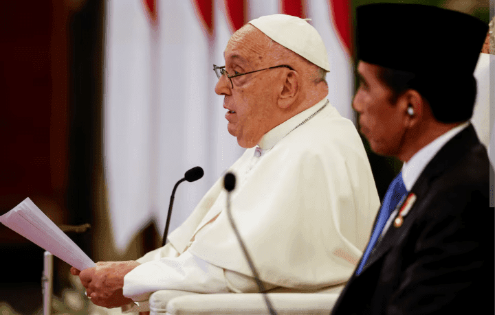 Pope in Indonesia, warns against religious extremism