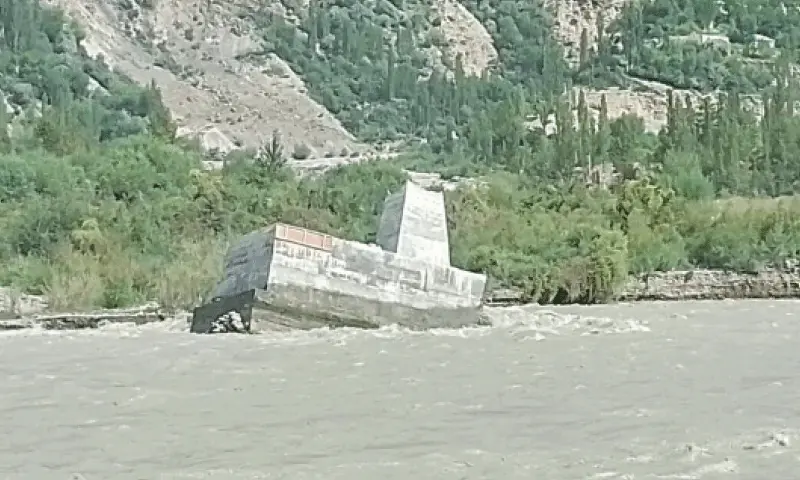 Chianter glacier melting causes flooding in Yarkhun river damaging houses in Meragram, Dewser, Bang and Birzoz in Yarkhun Upper Chitral