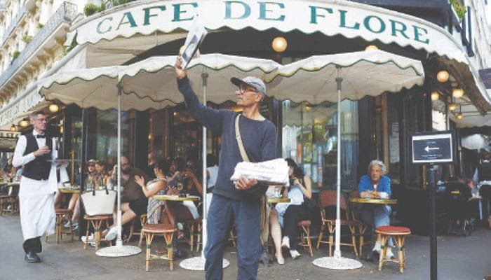 Pakistani newspaper vendor in Paris to get France's highest civil award.