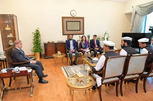 Ghizer flood heroes, three shepherds honored by prime minister.