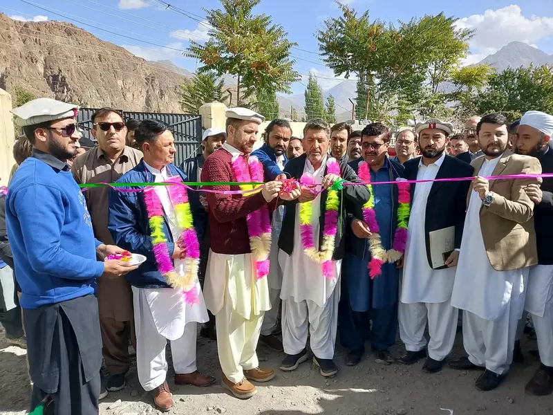 DC and PTI president Upper Chitral cut ribbon to inaugurate Clean and Transparent Program on Oct 10, 2025.