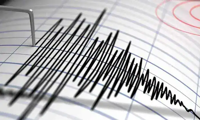 5.6 magnitude earthquake in Chitral causes rockfalls in Chitral on Oct 17, 2025.