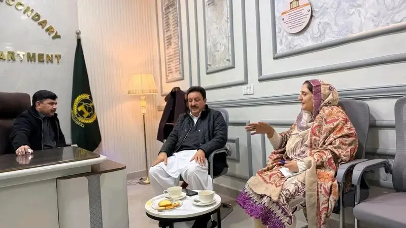 Suria Bibi, deputy speaker of KP assembly, meets education minister to discuss school projects of Upper Chitral.