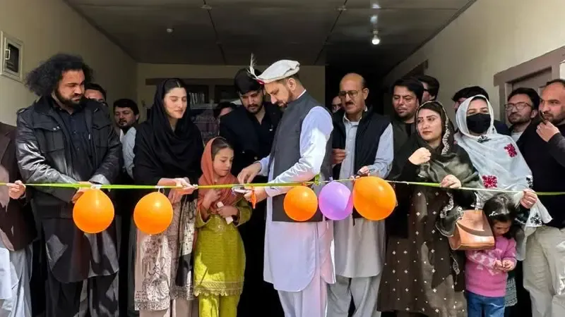DC Upper Chitral cuts ribbon to inaugurate youth resource centre in Booni.