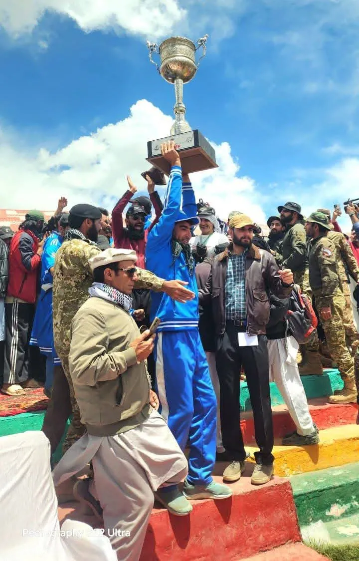 Gilgit team with the winning trophy of Shandur polo tournament 2026.