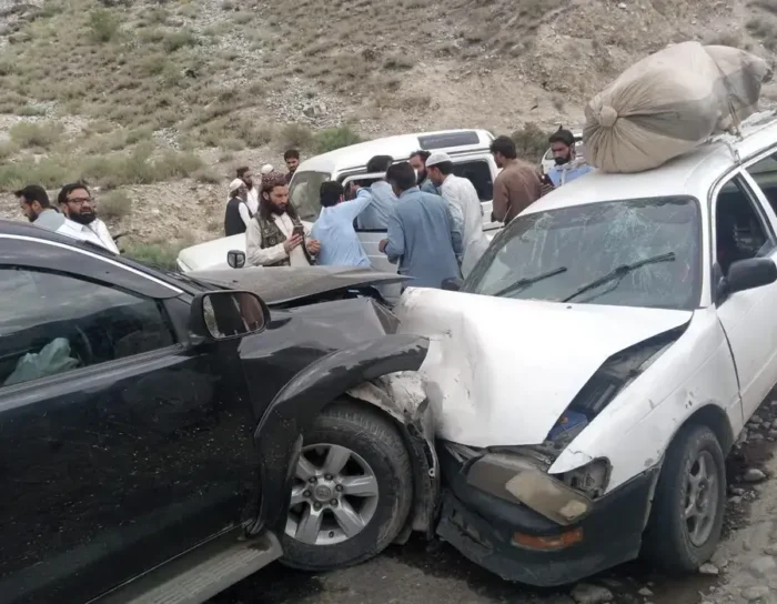 car accident in Chitral Saeedabad, cars collision in Lower Chitral