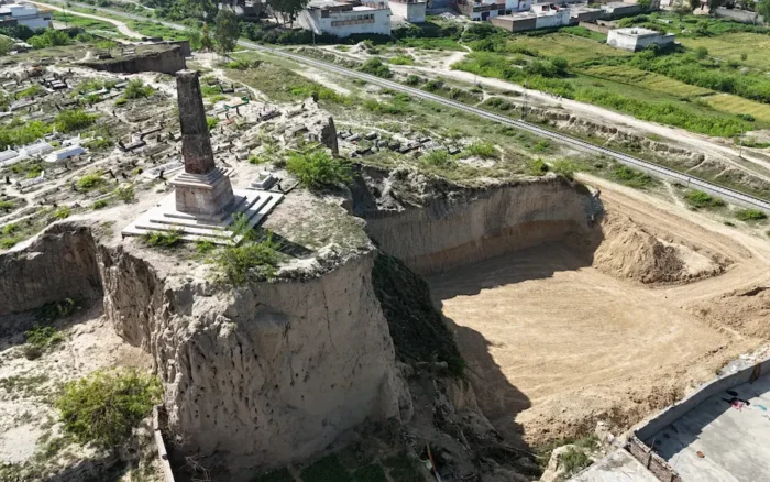 Memorial of British army in Nowshera heading to Chitral siege 1895.